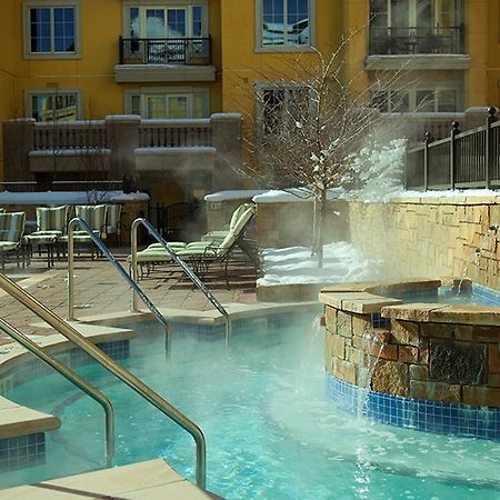 Legendary Lodging At The Ritz Вейл Зручності фото